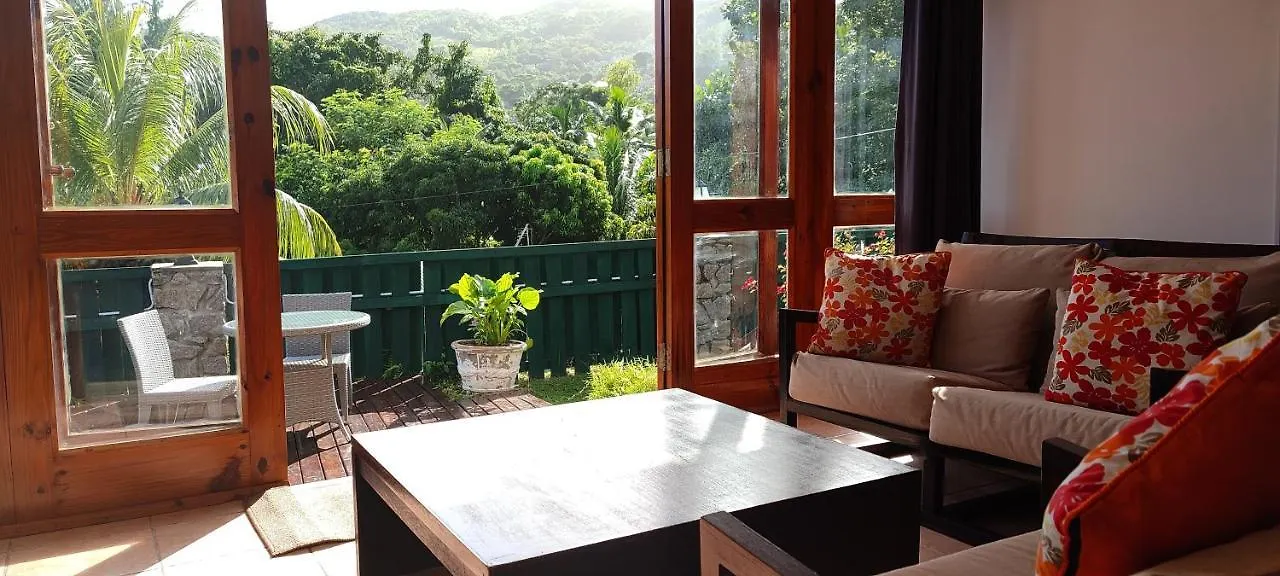 Guest house Chalets Des Vacances Takamaka